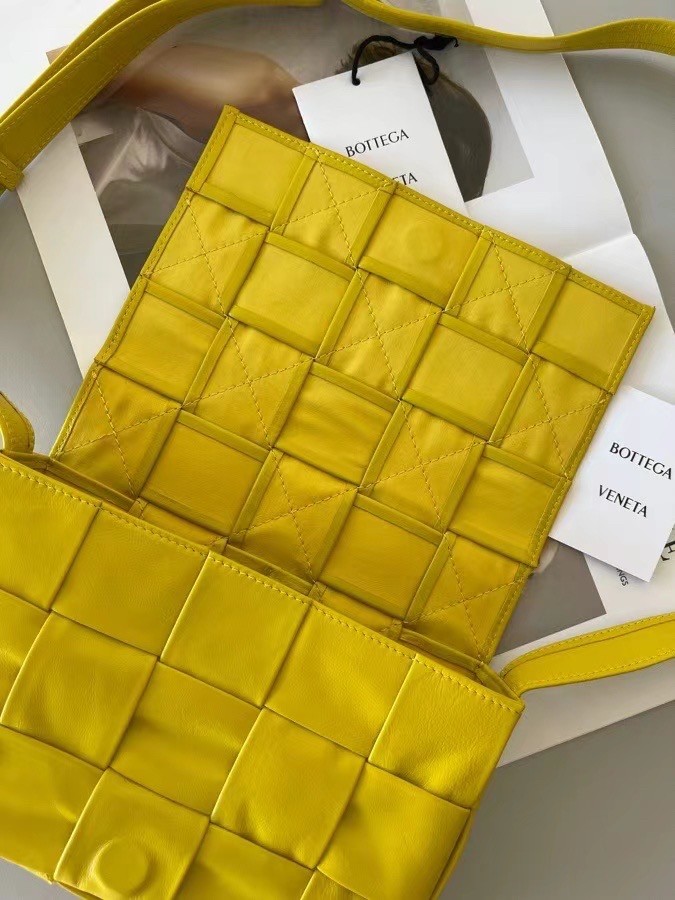 bo*te*ga Ve*ne*ta cassett bag in yellow wrinkled calfskin