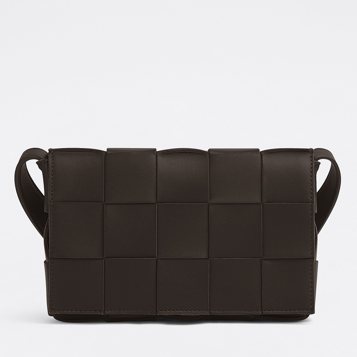 bo*te*ga Ve*ne*ta cassett bag in fondant intrecciato lambskin