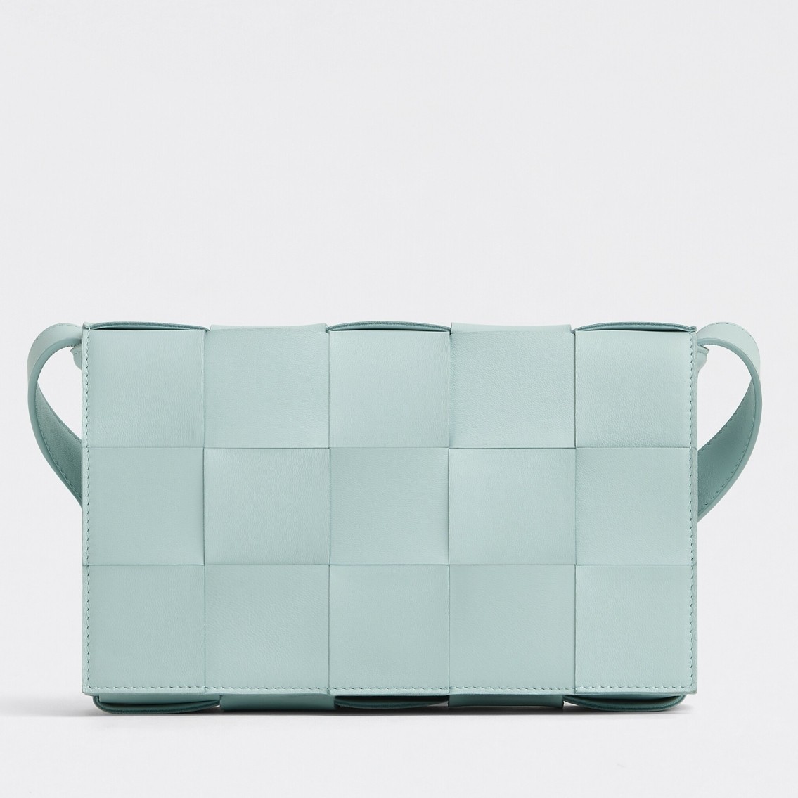 bo*te*ga Ve*ne*ta cassett bag in teal washed intrecciato lambskin