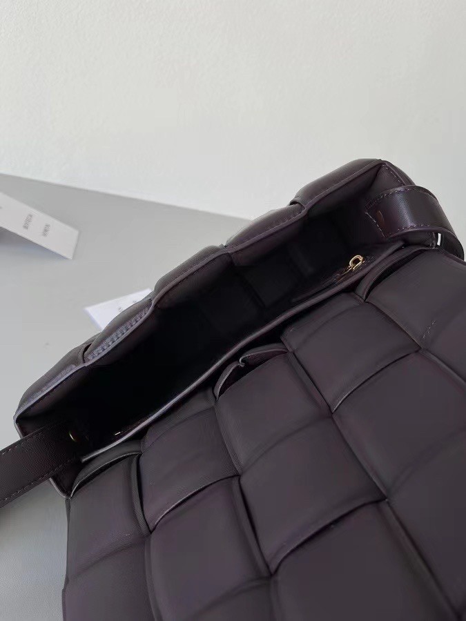 bo*te*ga Ve*ne*ta padded cassette bag in fondant lambskin