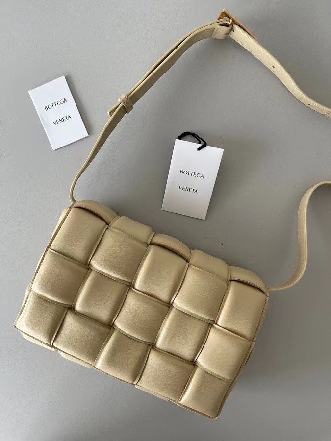 bo*te*ga Ve*ne*ta padded cassette bag in porridge lambskin