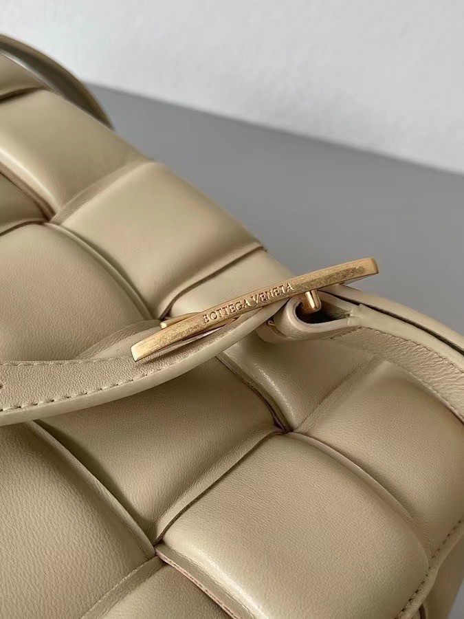 bo*te*ga Ve*ne*ta padded cassette bag in porridge lambskin