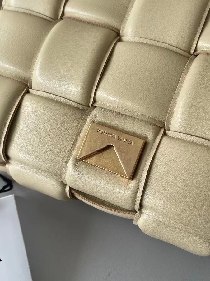 bo*te*ga Ve*ne*ta padded cassette bag in porridge lambskin