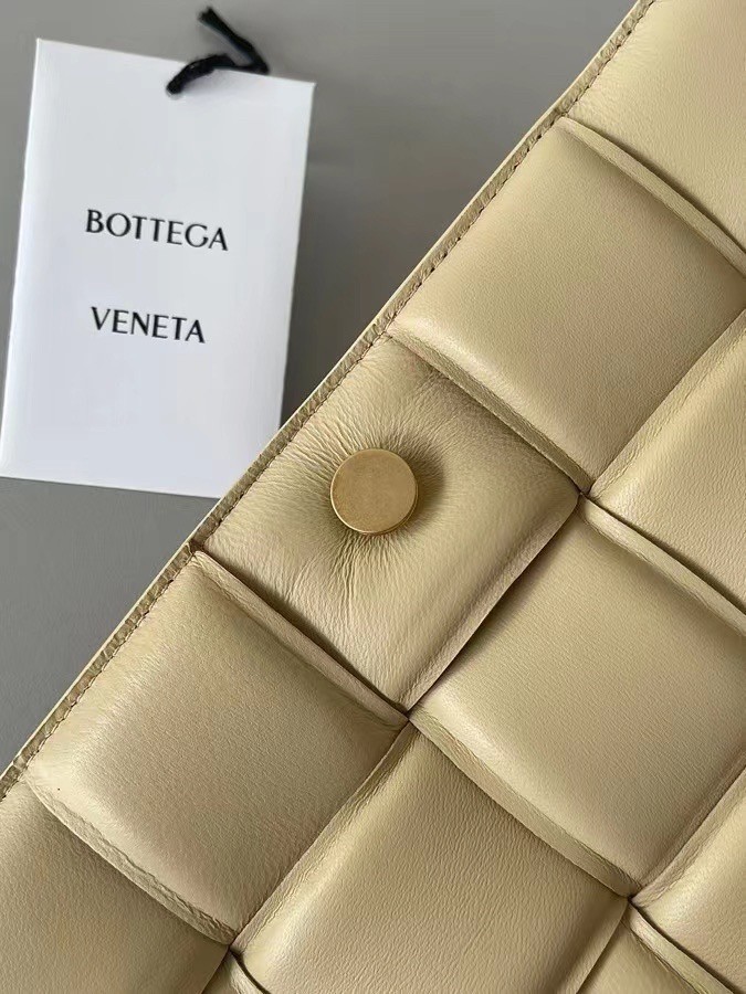 bo*te*ga Ve*ne*ta padded cassette bag in porridge lambskin