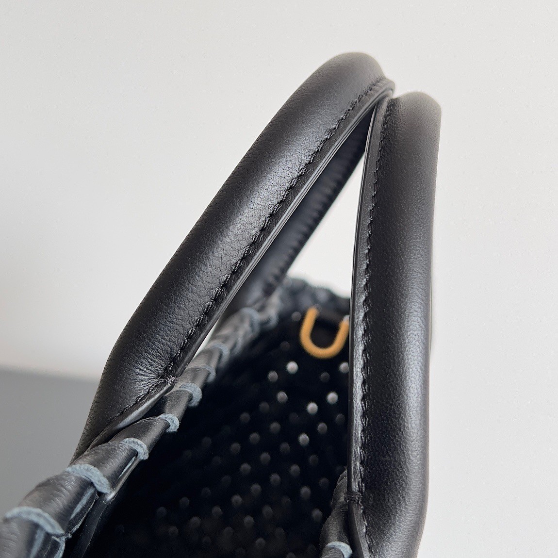 bo*te*ga Ve*ne*ta mini cabat bag in black intrecciato lambskin