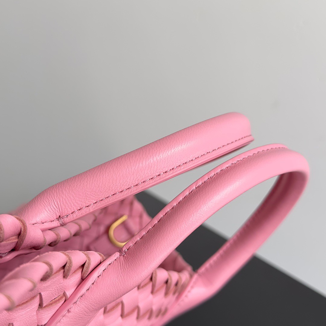 bo*te*ga Ve*ne*ta mini cabat bag in ribbon intrecciato lambskin