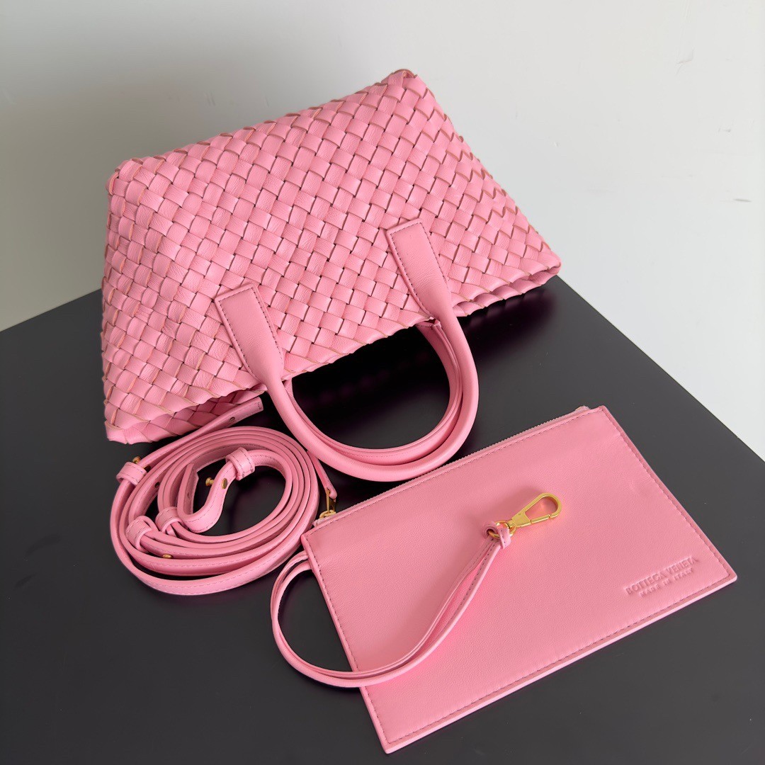 bo*te*ga Ve*ne*ta mini cabat bag in ribbon intrecciato lambskin