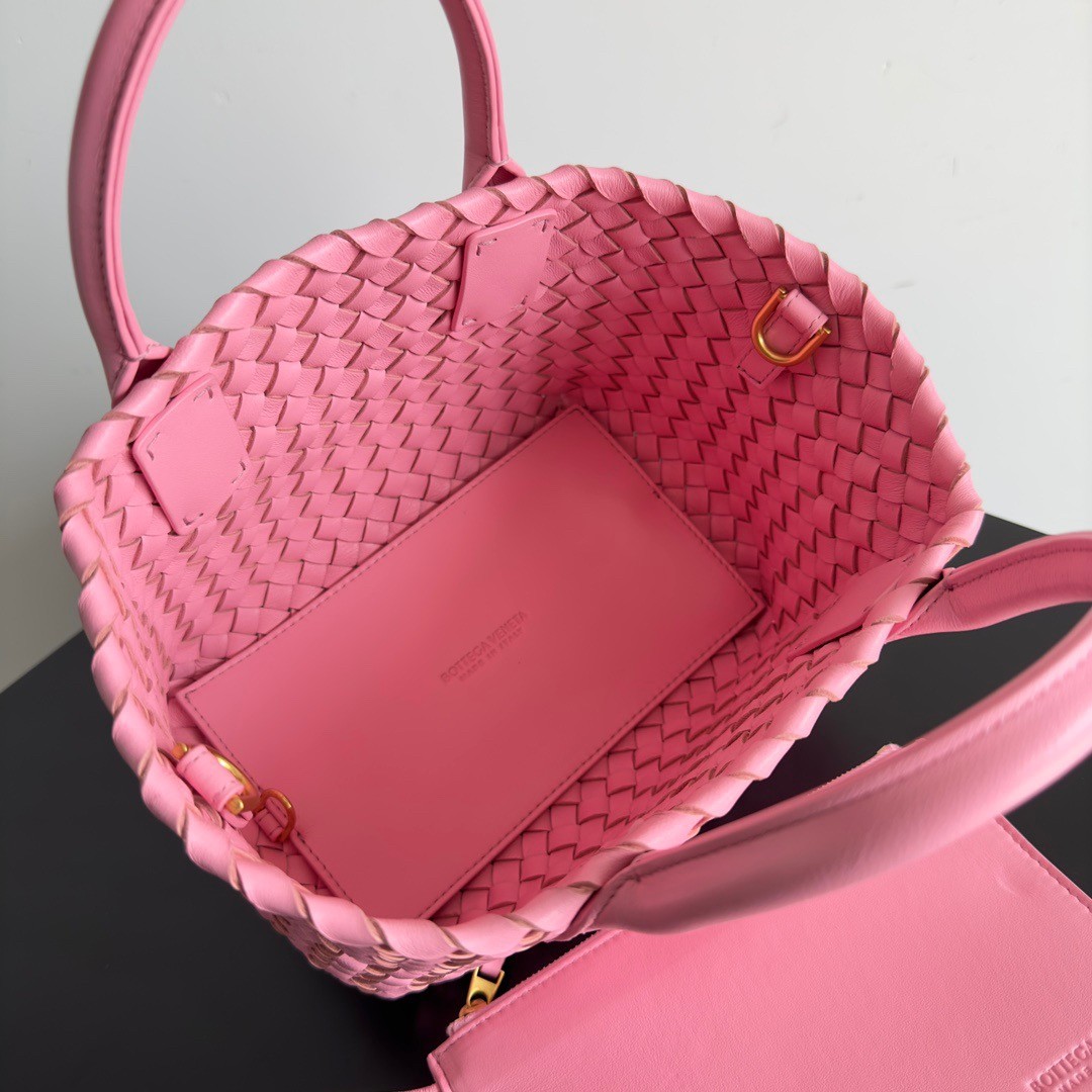 bo*te*ga Ve*ne*ta mini cabat bag in ribbon intrecciato lambskin