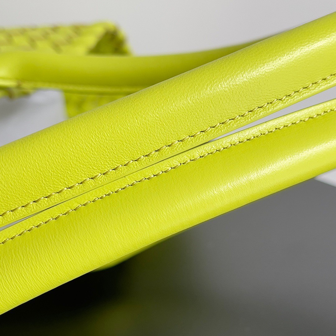 bo*te*ga Ve*ne*ta large cabat bag in acid kiwi intrecciato lambskin