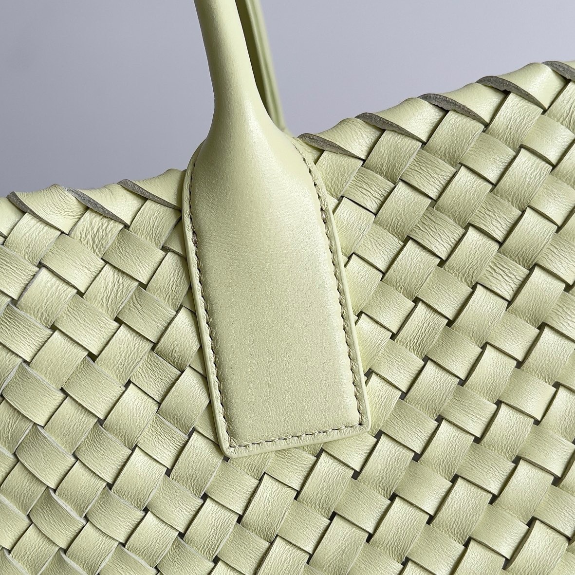 bo*te*ga Ve*ne*ta large cabat bag in zest washed intrecciato lambskin