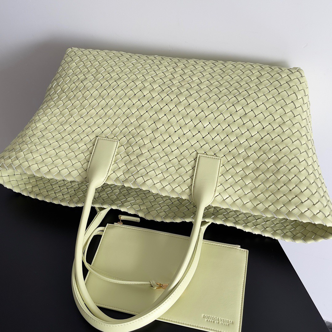 bo*te*ga Ve*ne*ta large cabat bag in zest washed intrecciato lambskin