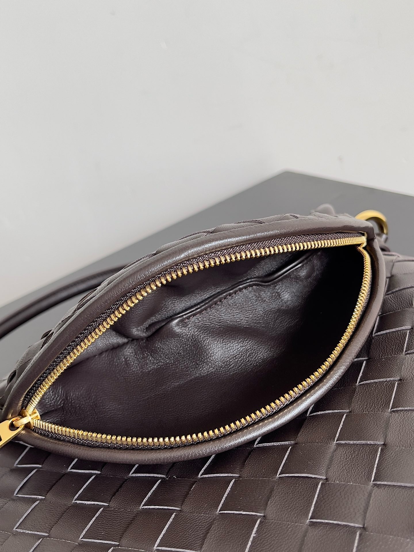 bo*te*ga Ve*ne*ta gemelli small bag in fondant intrecciato lambskin