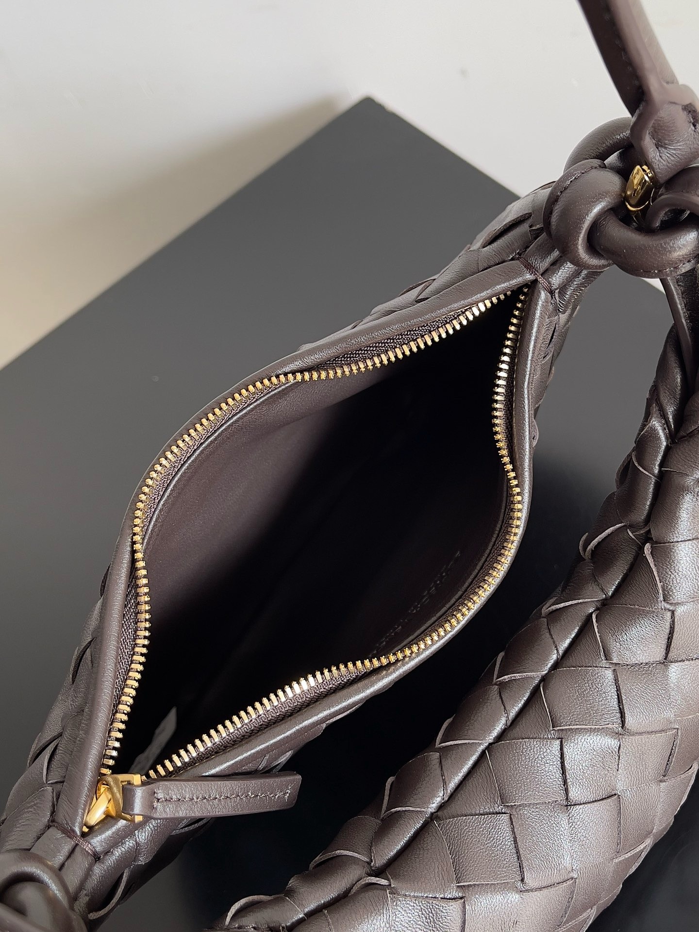 bo*te*ga Ve*ne*ta gemelli small bag in fondant intrecciato lambskin