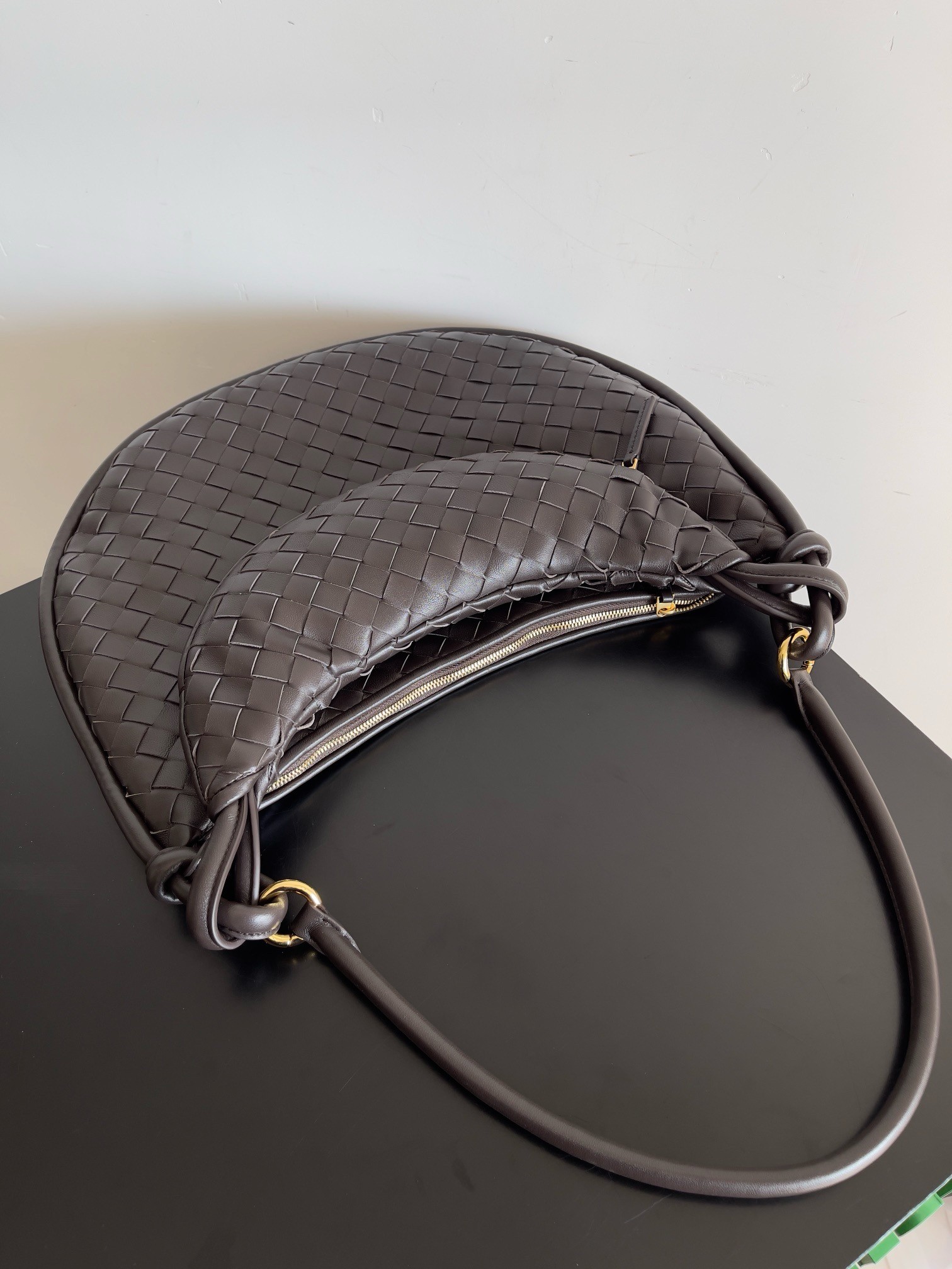 bo*te*ga Ve*ne*ta gemelli large bag in fondant intrecciato lambskin