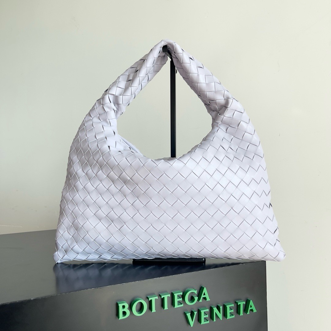 bo*te*ga Ve*ne*ta small hop bag in oyster intrecciato calfskin