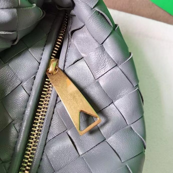 bo*te*ga Ve*ne*ta mini bv jodie bag in thunder woven leather