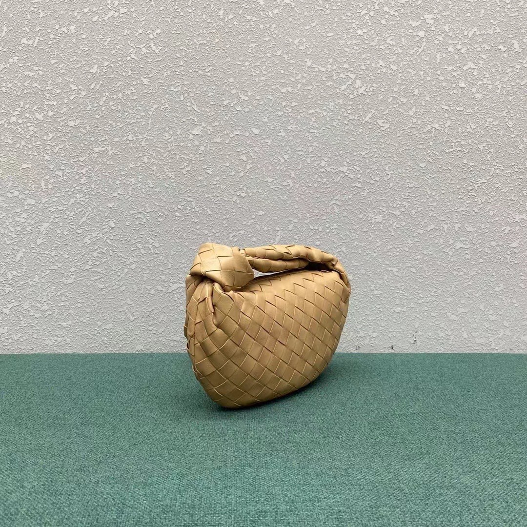 bo*te*ga Ve*ne*ta bv jodie mini bag in beige intrecciato lambskin