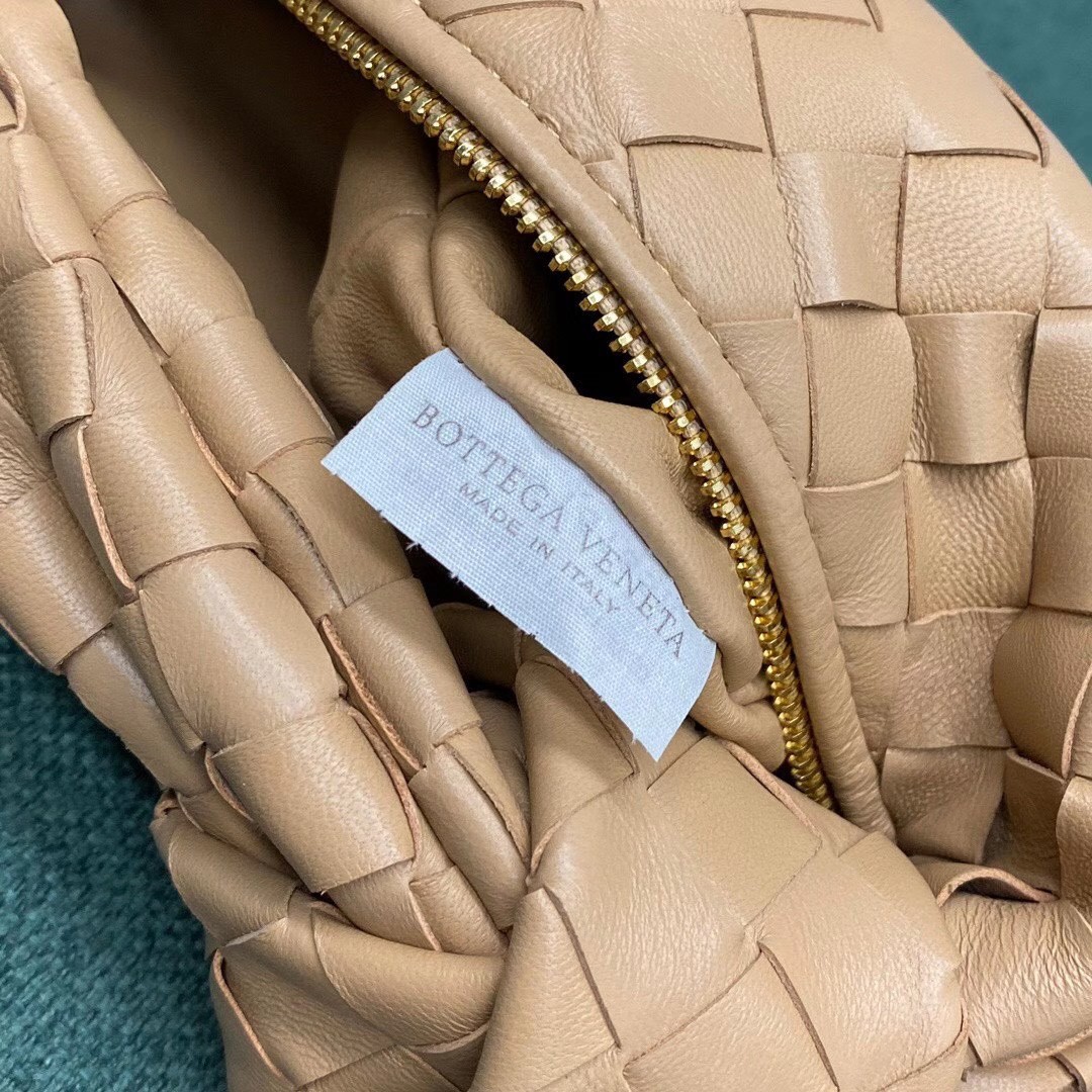 bo*te*ga Ve*ne*ta bv jodie mini bag in beige intrecciato lambskin