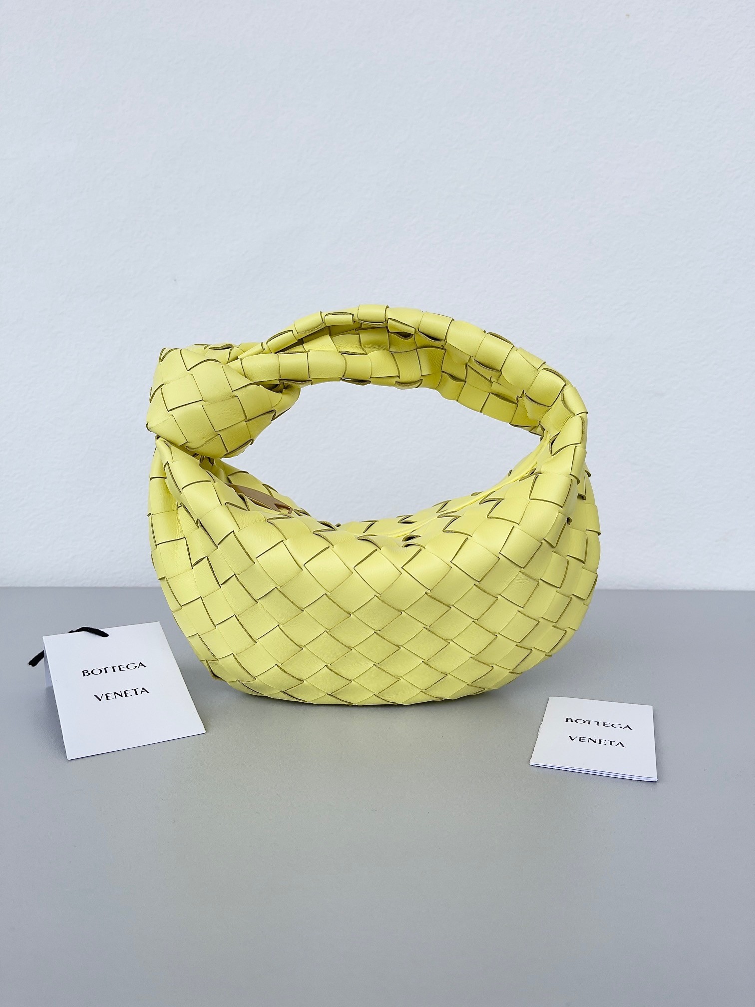 bo*te*ga Ve*ne*ta bv jodie mini bag in lantern intrecciato lambskin