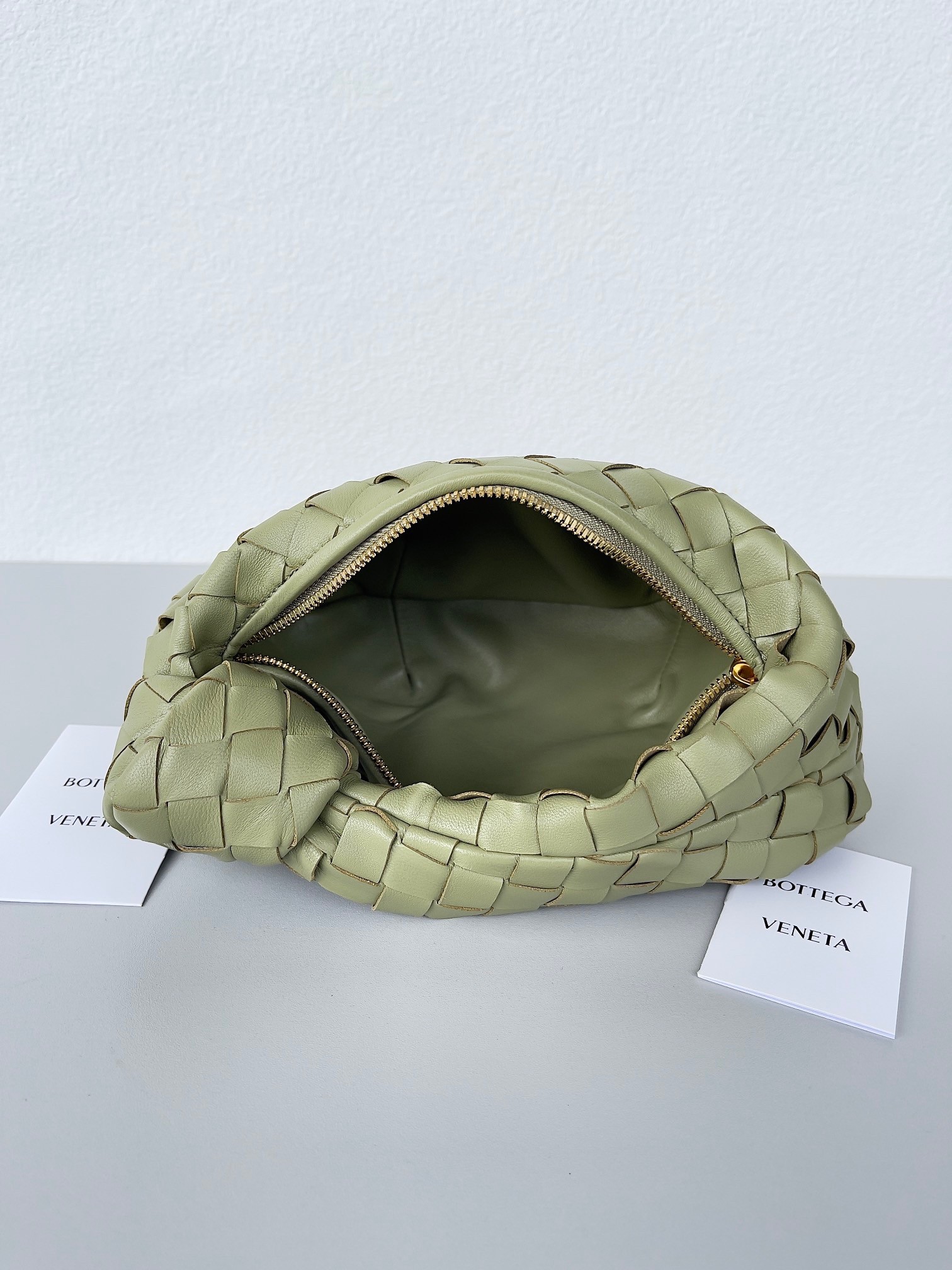 bo*te*ga Ve*ne*ta bv jodie mini bag in travertine intrecciato lambskin