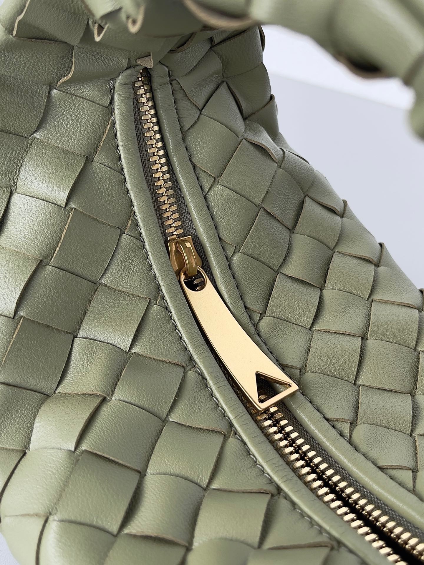 bo*te*ga Ve*ne*ta bv jodie mini bag in travertine intrecciato lambskin