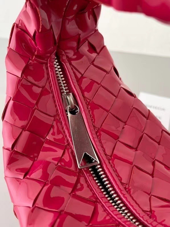 bo*te*ga Ve*ne*ta bv jodie mini bag in red intrecciato patent leather