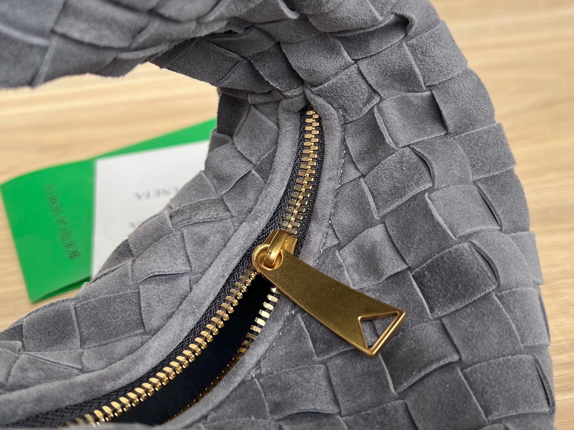 bo*te*ga Ve*ne*ta bv jodie mini bag in thunder intrecciato suede