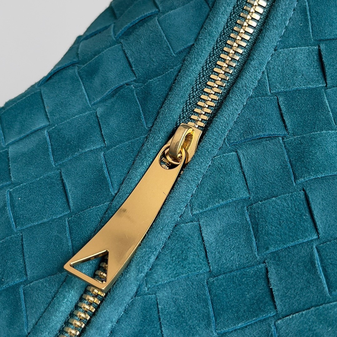 bo*te*ga Ve*ne*ta bv jodie teen bag in scuba suede calfskin
