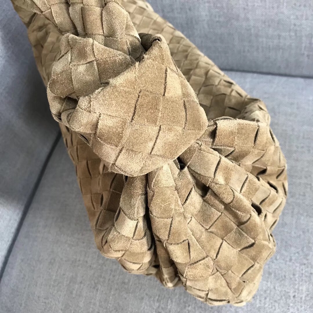 bo*te*ga Ve*ne*ta large bv jodie bag in sand woven suede