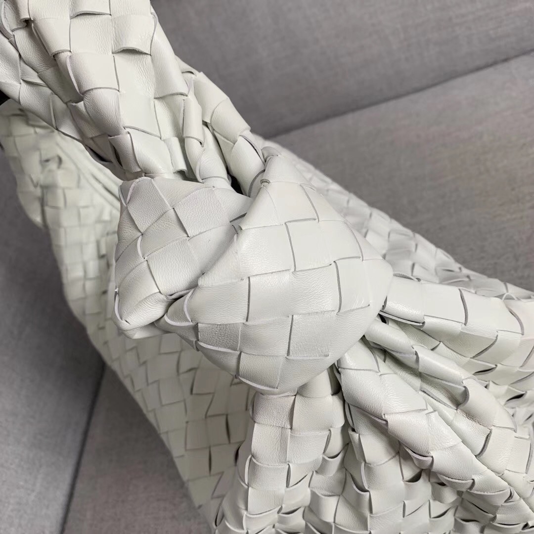 bo*te*ga Ve*ne*ta large bv jodie bag in white woven leather