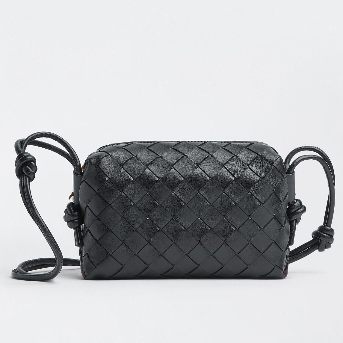 bo*te*ga Ve*ne*ta mini loop bag in black intrecciato lambskin