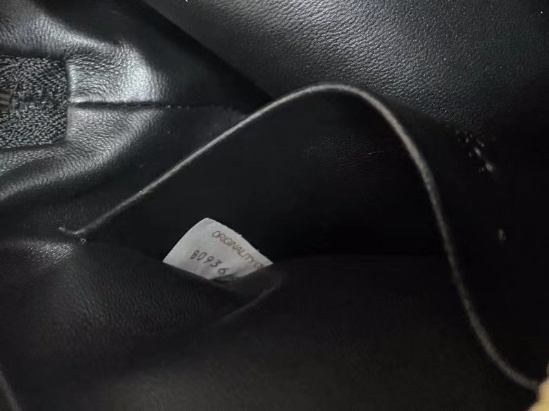 bo*te*ga Ve*ne*ta small loop bag in black intrecciato lambskin