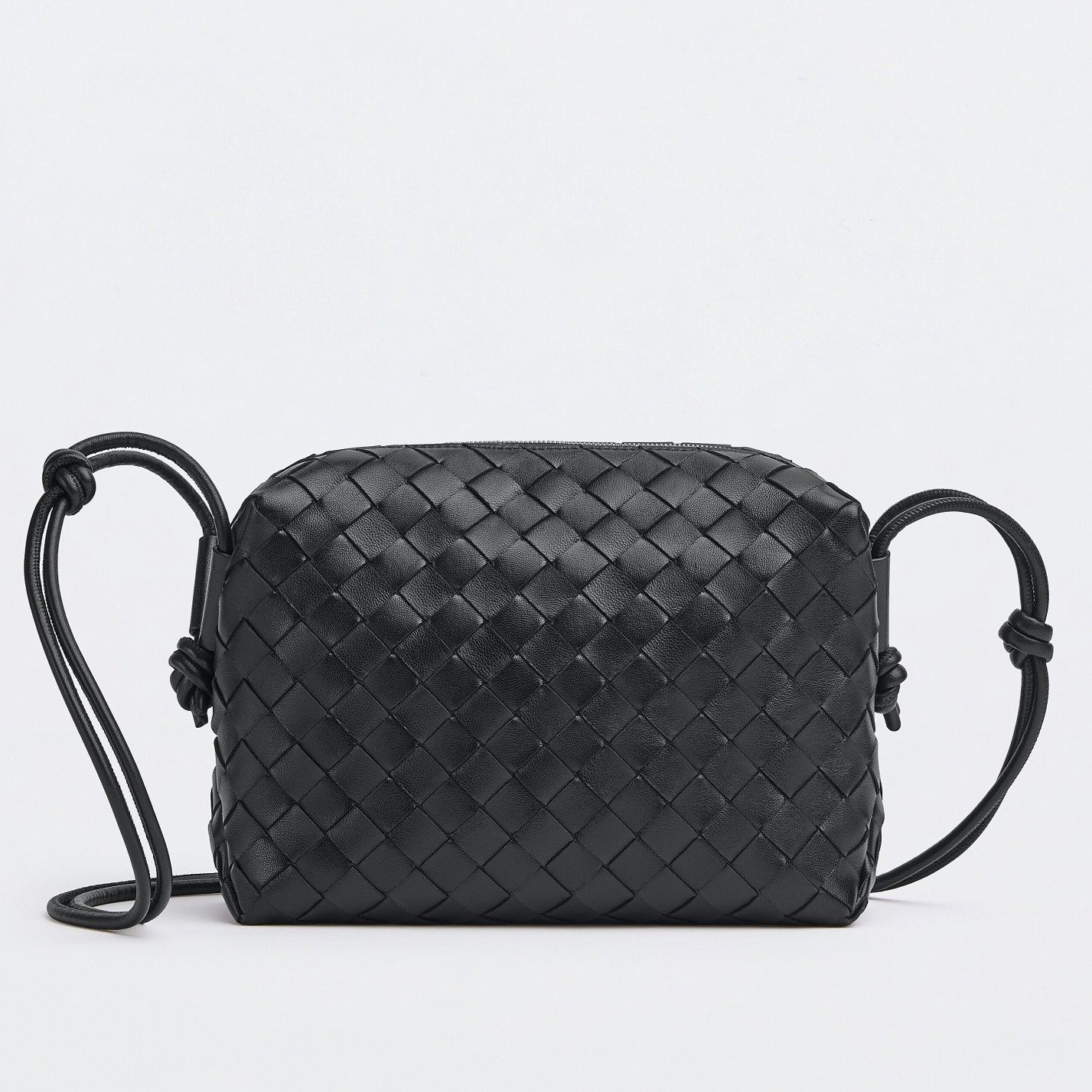 bo*te*ga Ve*ne*ta small loop bag in black intrecciato lambskin