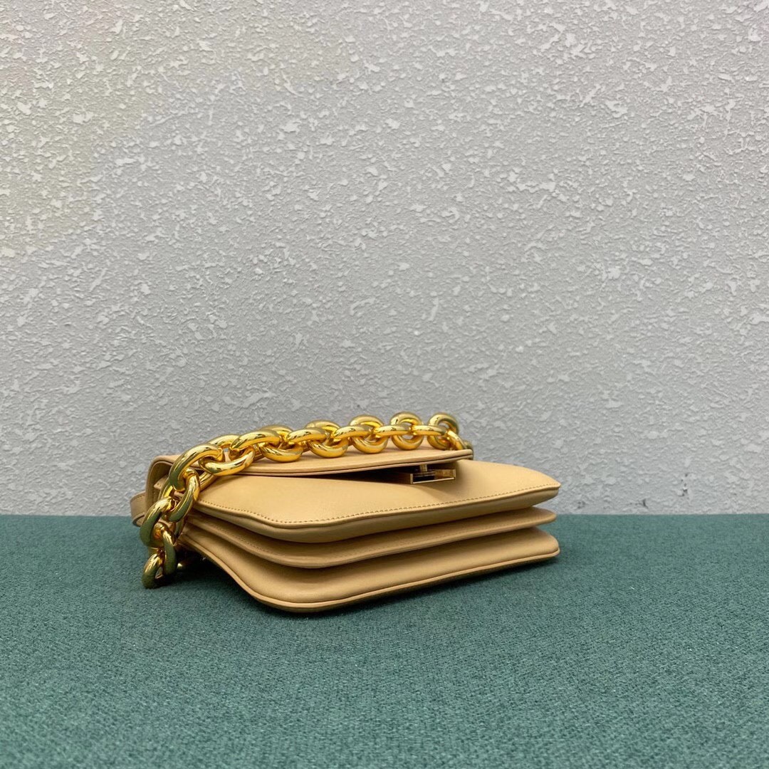 bo*te*ga Ve*ne*ta mount small bag in almond calfskin