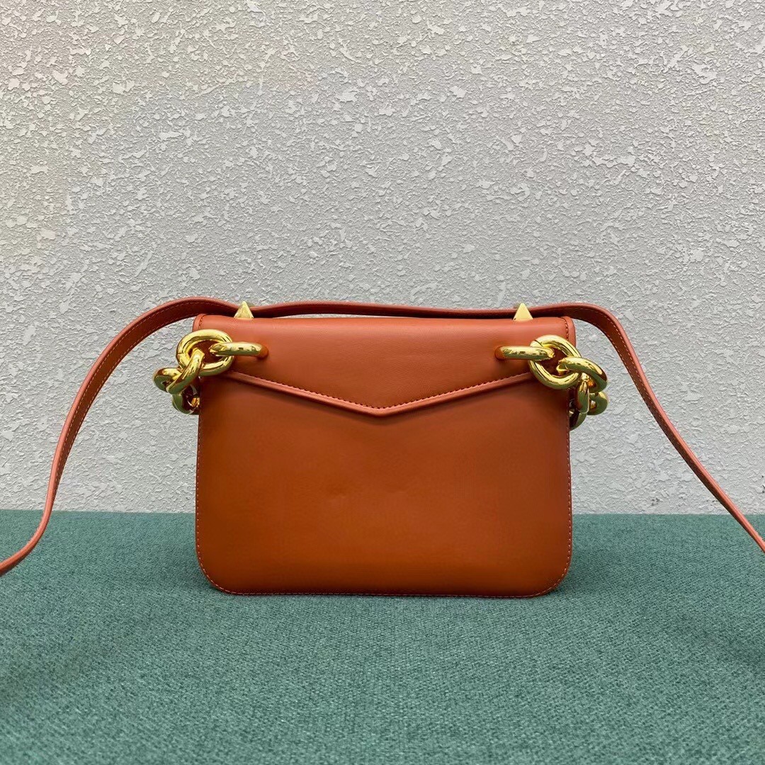 bo*te*ga Ve*ne*ta mount small bag in maple calfskin