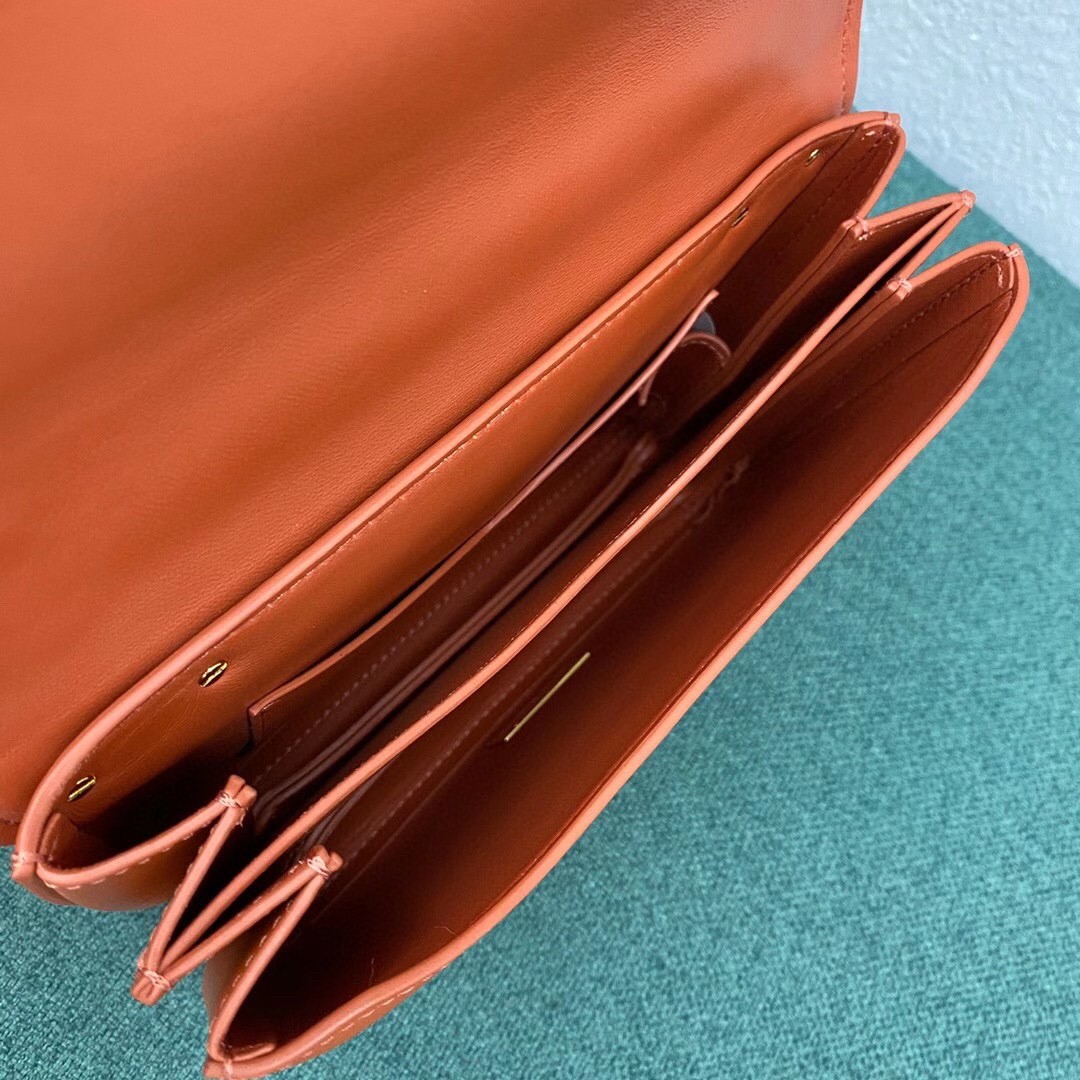 bo*te*ga Ve*ne*ta mount small bag in maple calfskin