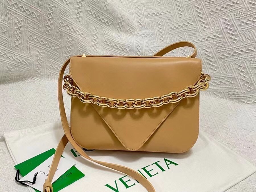 bo*te*ga Ve*ne*ta mount medium envelope bag in almond calfskin