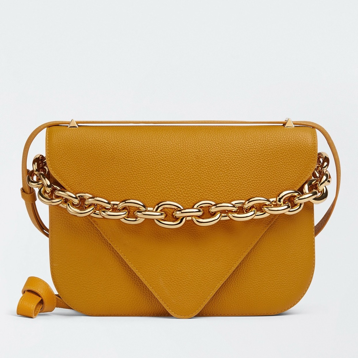 bo*te*ga Ve*ne*ta mount medium envelope bag in cob leather