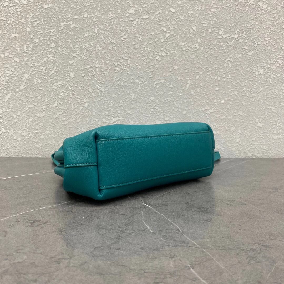 bo*te*ga Ve*ne*ta small point top handle bag in mallard nappa leather