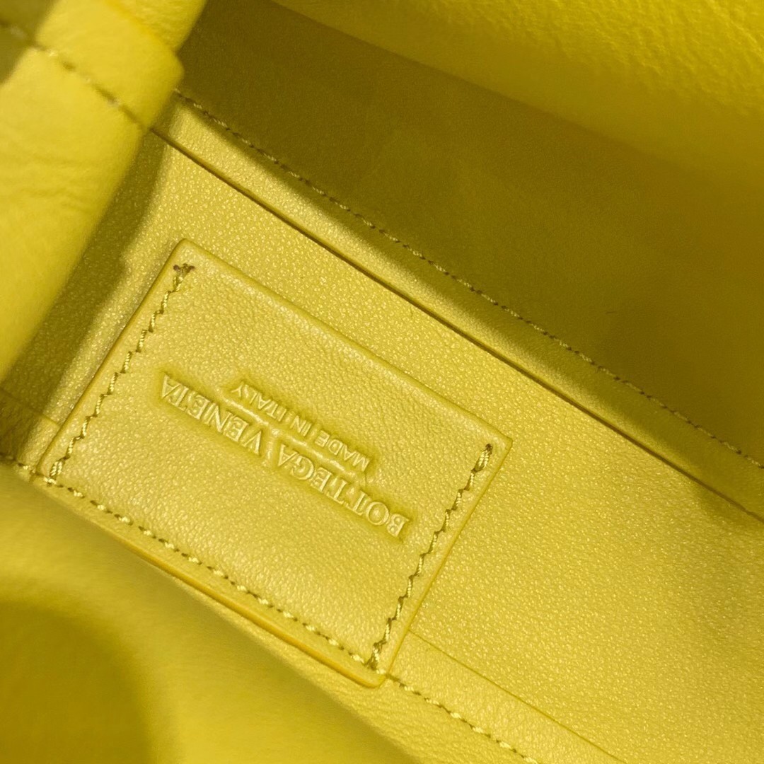 bo*te*ga Ve*ne*ta small point top handle bag in yellow leather