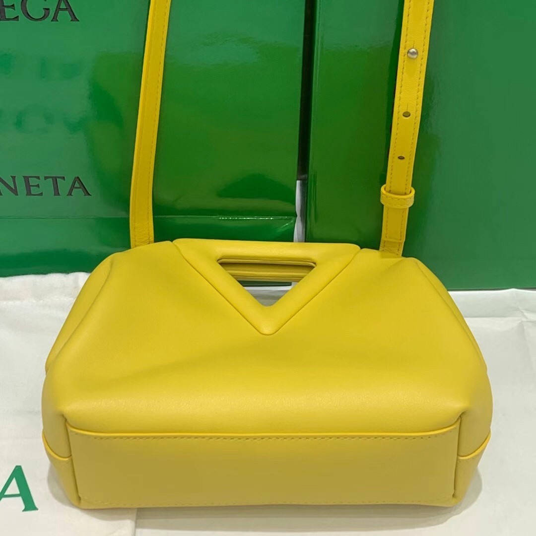 bo*te*ga Ve*ne*ta small point top handle bag in yellow leather