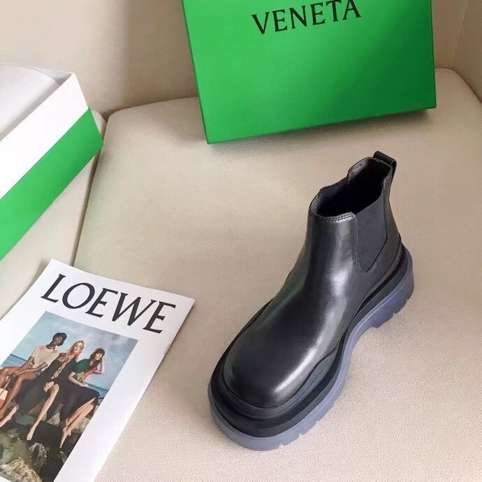 bo*te*ga Ve*ne*ta bv tire ankle boots with transparent sole