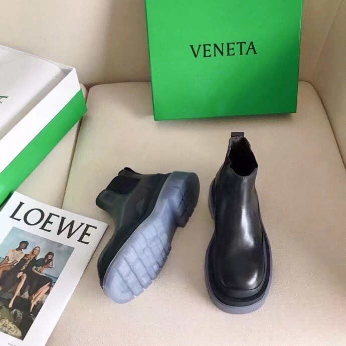 bo*te*ga Ve*ne*ta bv tire ankle boots with transparent sole