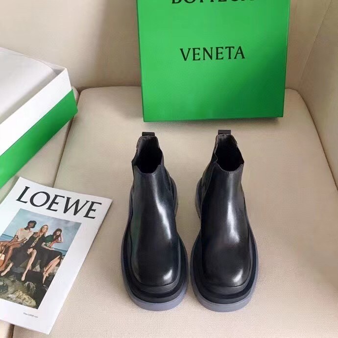 bo*te*ga Ve*ne*ta bv tire ankle boots with transparent sole
