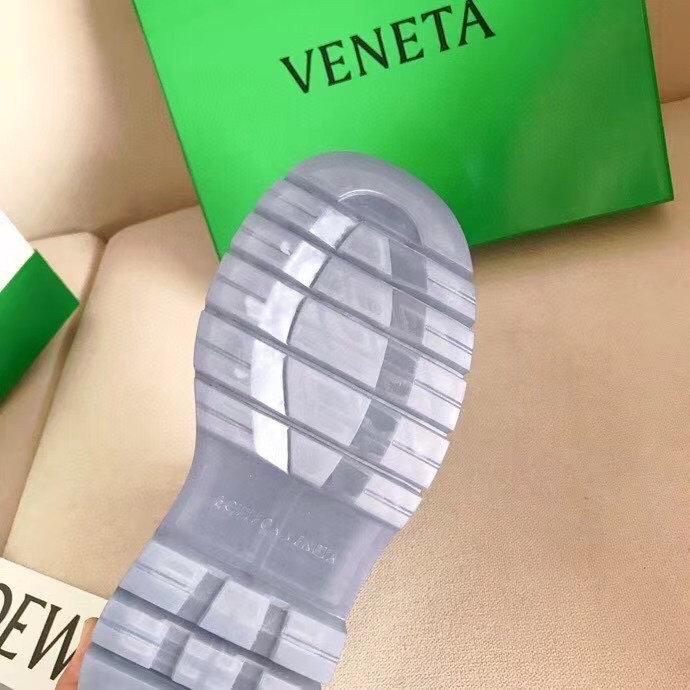 bo*te*ga Ve*ne*ta bv tire ankle boots with transparent sole