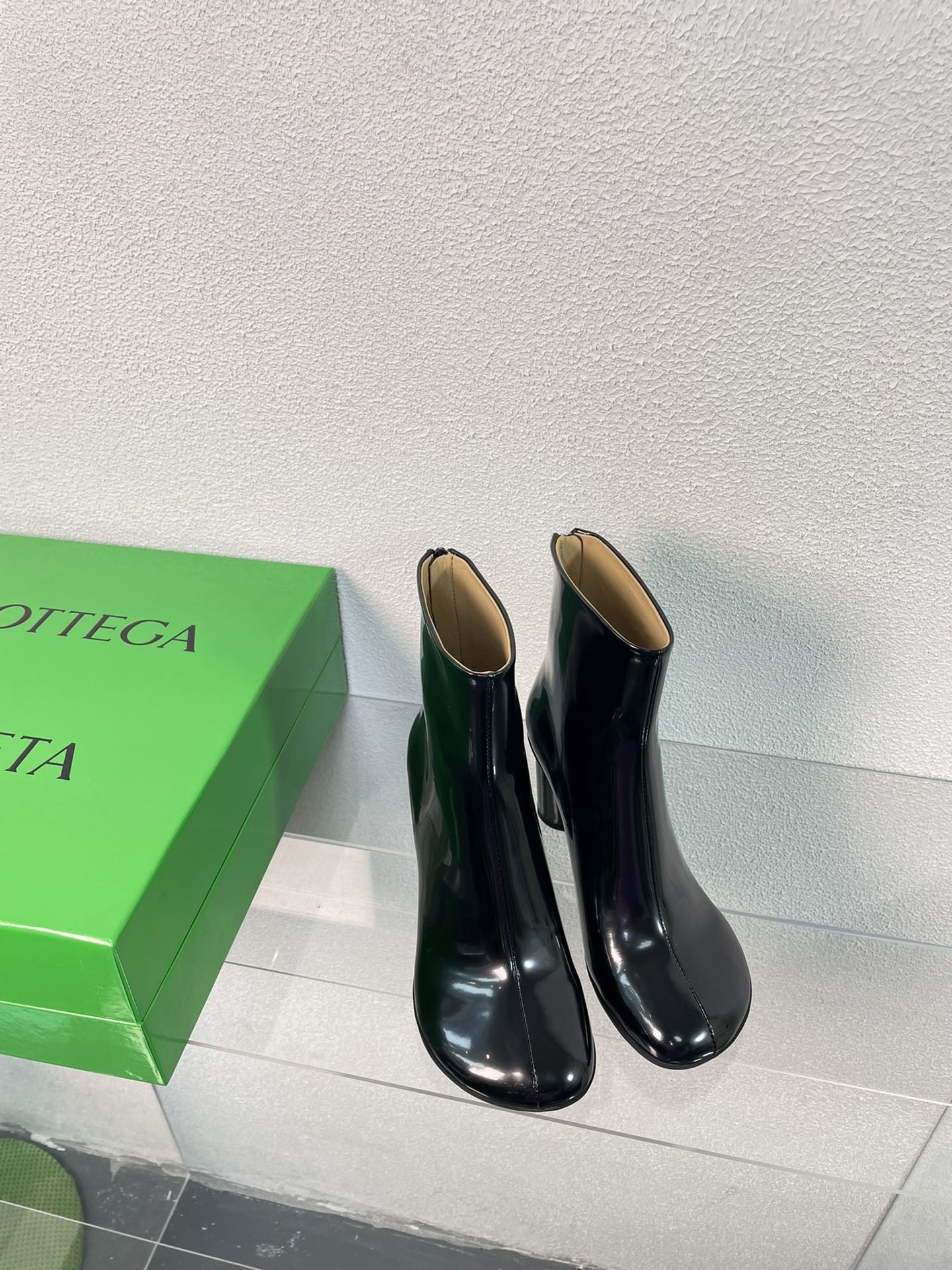 bo*te*ga Ve*ne*ta atomic ankle boots in black lambskin