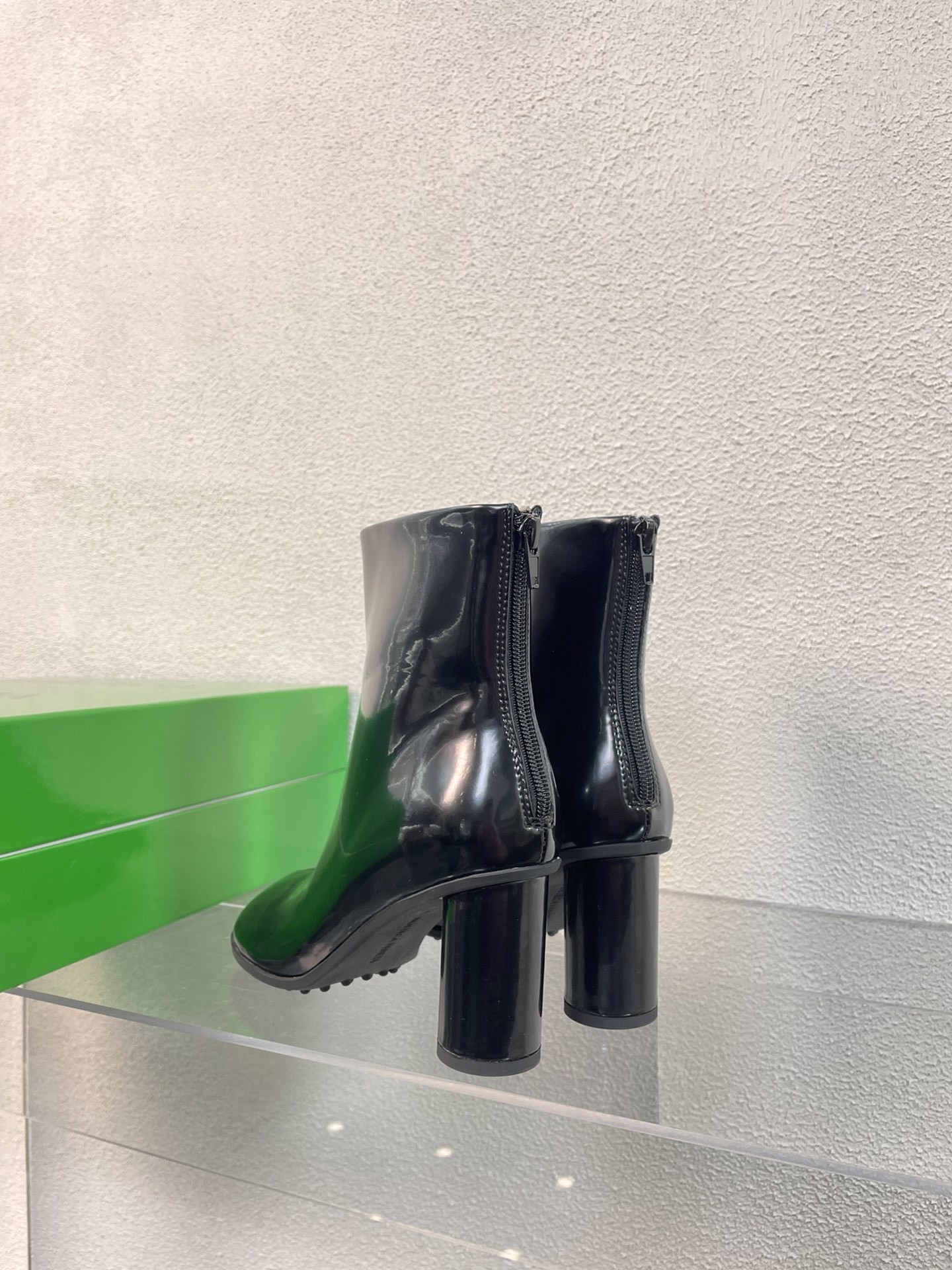 bo*te*ga Ve*ne*ta atomic ankle boots in black lambskin