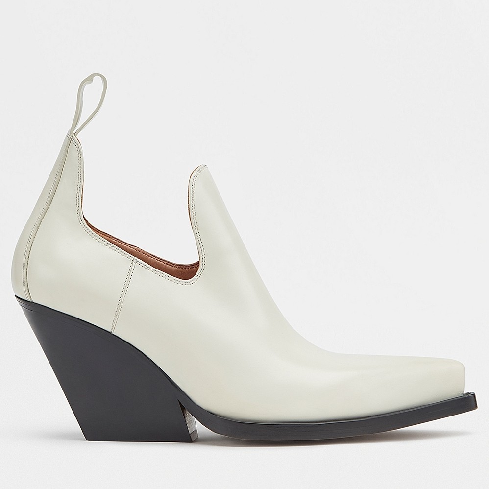 bo*te*ga Ve*ne*ta bv lean ankle boots in white calfskin