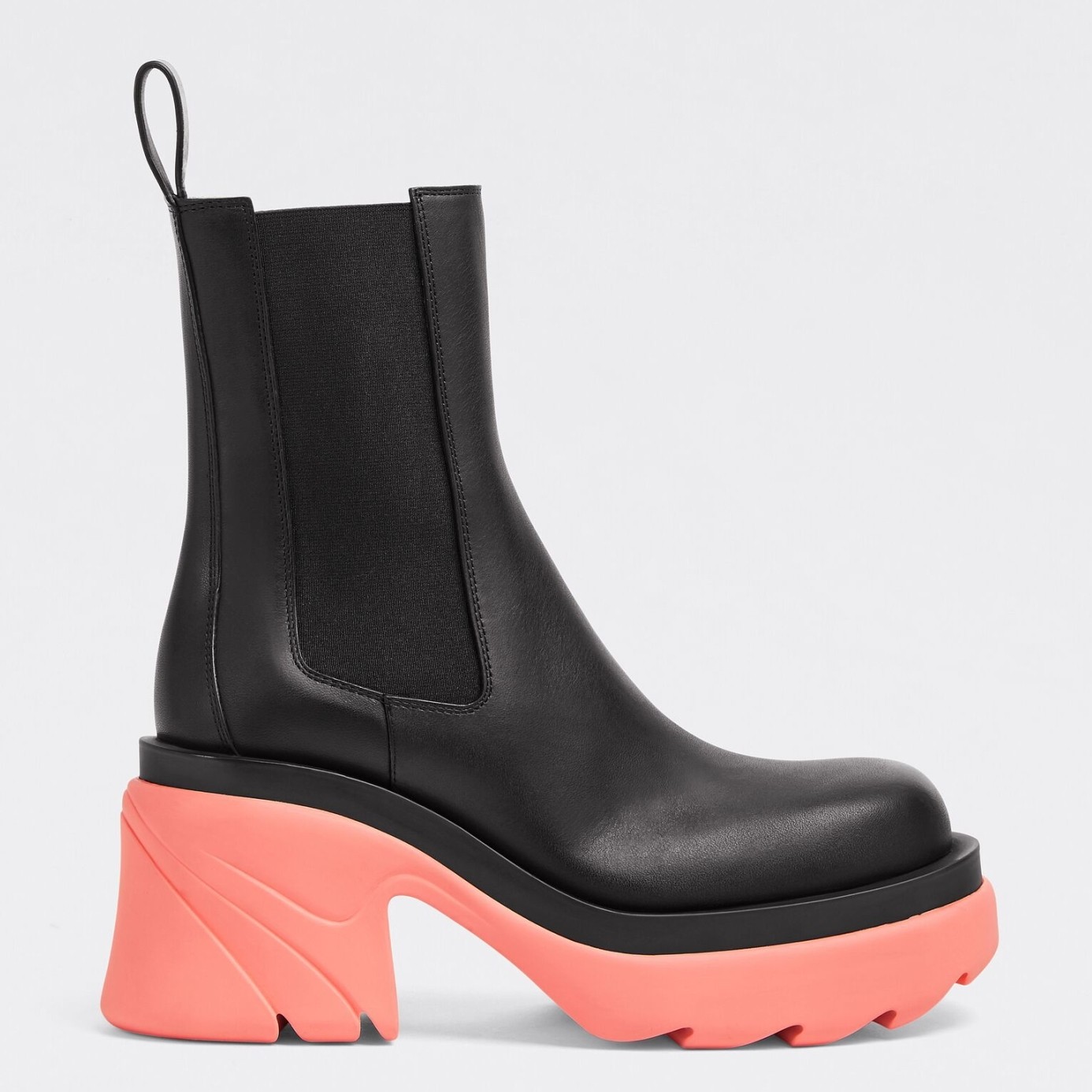 bo*te*ga Ve*ne*ta flash chelsea boots with pink outsole