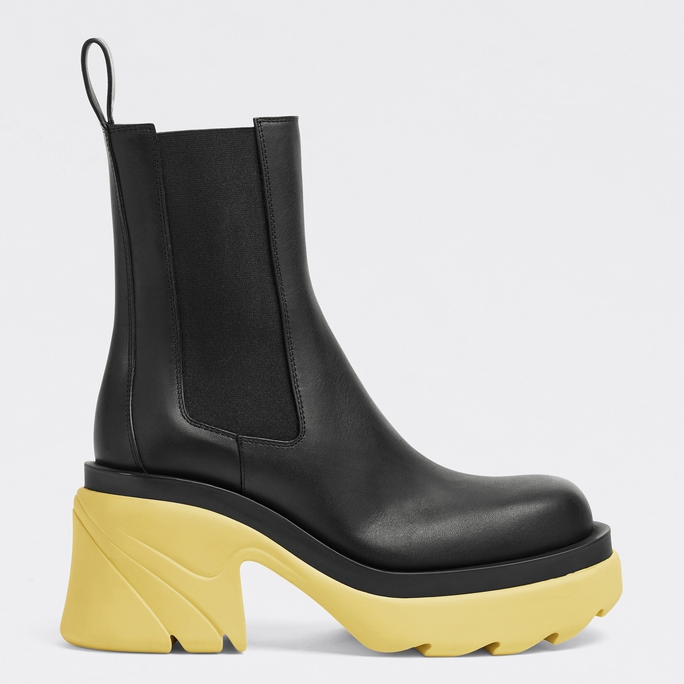 bo*te*ga Ve*ne*ta flash chelsea boots with yellow outsole